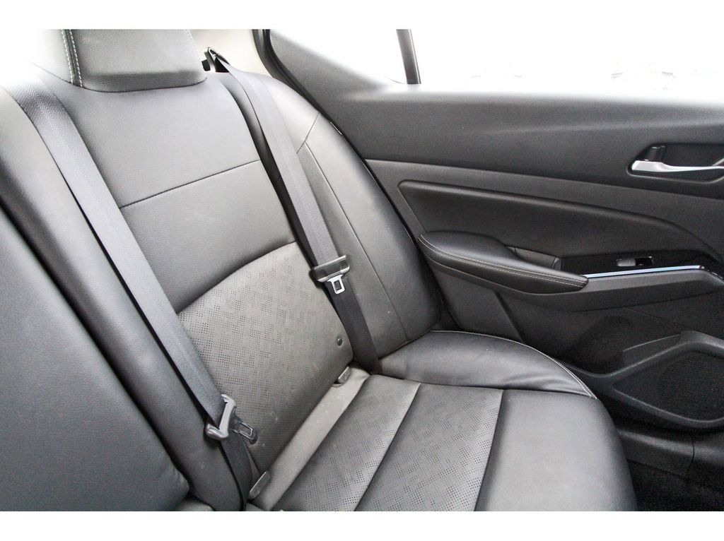 Used 2023 Nissan Altima 2.5 SL FWD image 12