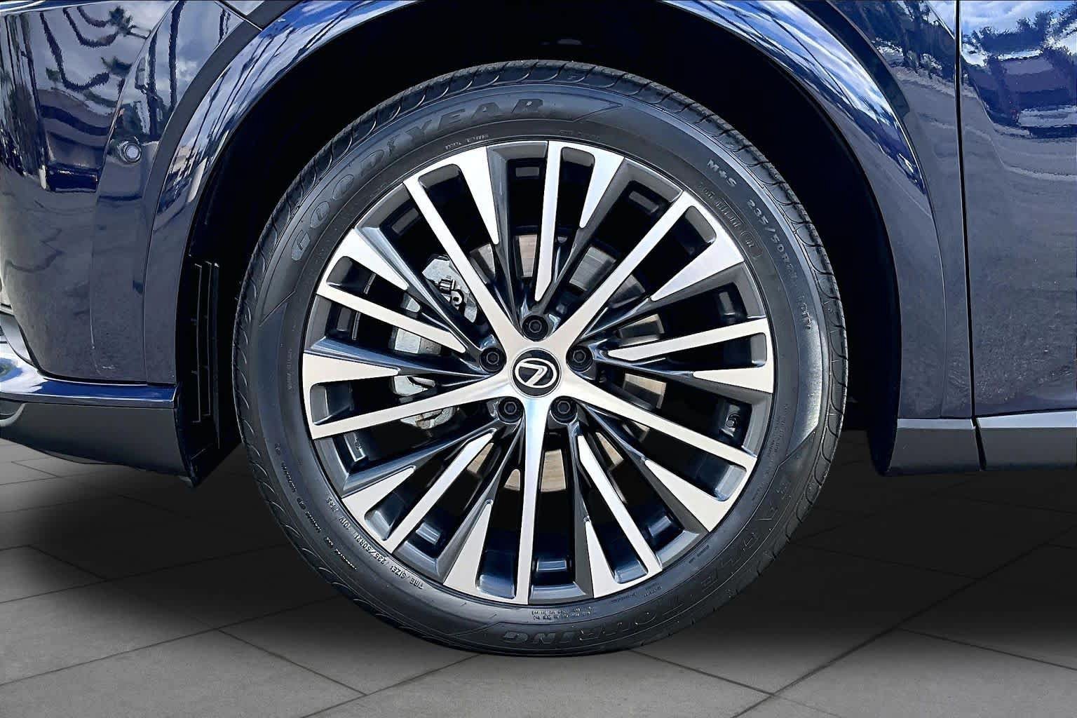 Used 2024 Lexus RX 350 Premium Plus w/ Convenience Package FWD image 10