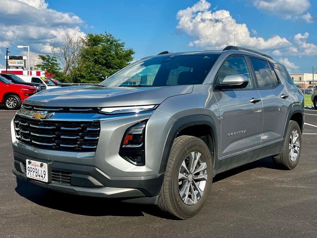 Used 2025 Chevrolet Equinox LT w/ Convenience Package II FWD image 2