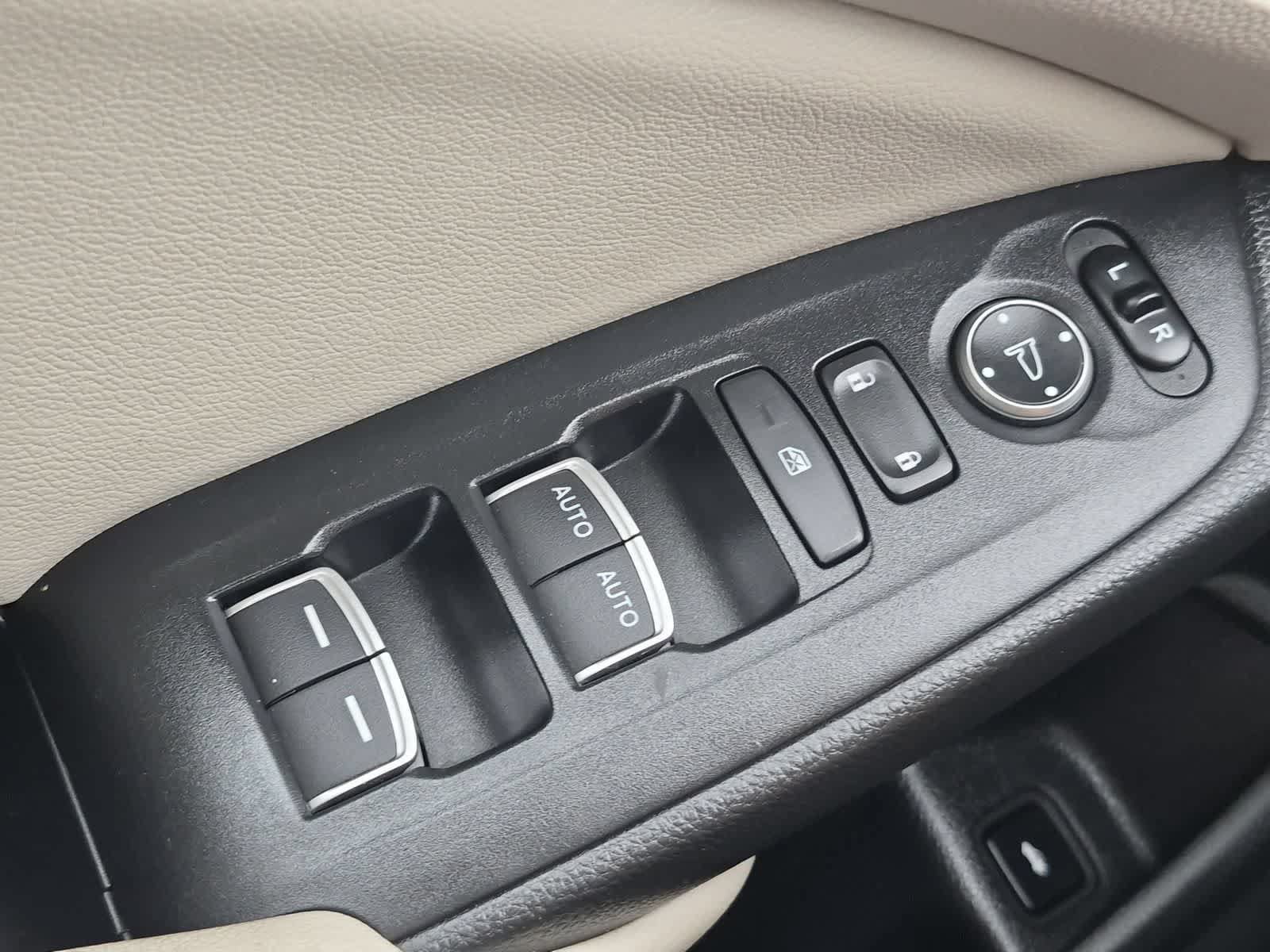 Used 2018 Honda Accord Touring image 32
