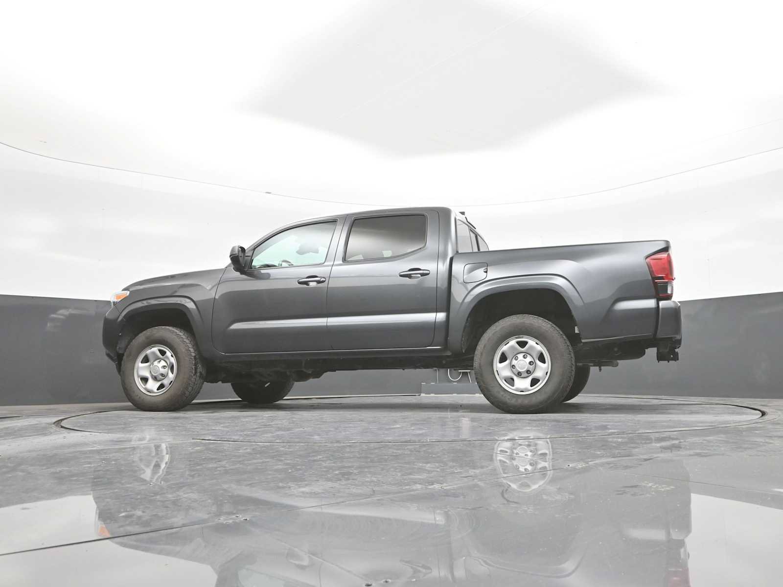 Used 2022 Toyota Tacoma SR AWD/4WD image 39