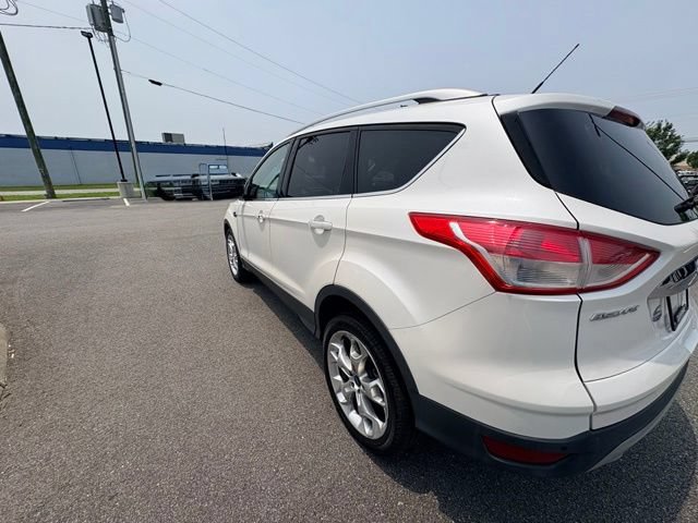 Used 2016 Ford Escape Titanium w/ Equipment Group 301A FWD image 4