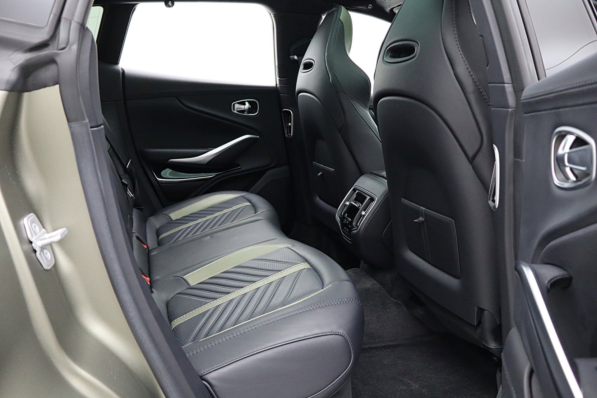 Used 2023 Aston Martin DBX 707 image 43