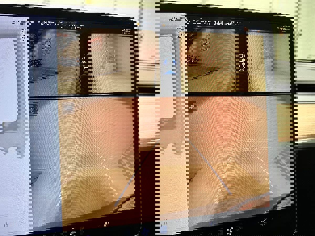 Used 2023 Tesla Model Y Long Range image 37