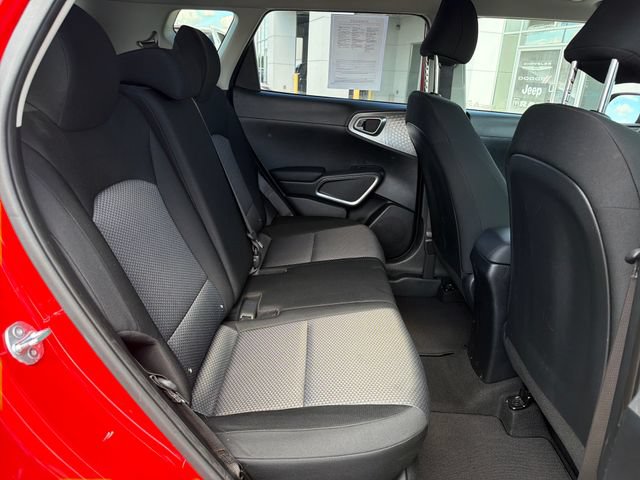 Used 2025 Kia Soul LX w/ LX Technology Package FWD image 28