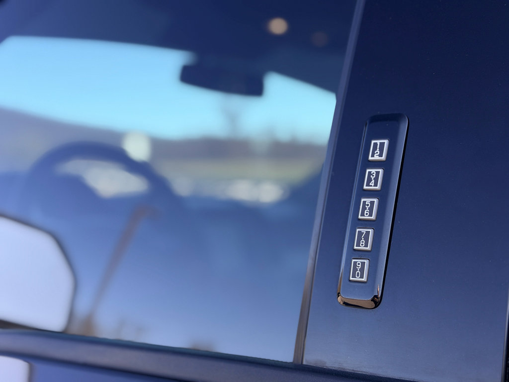 Used 2020 Ford F350 Lariat image 13