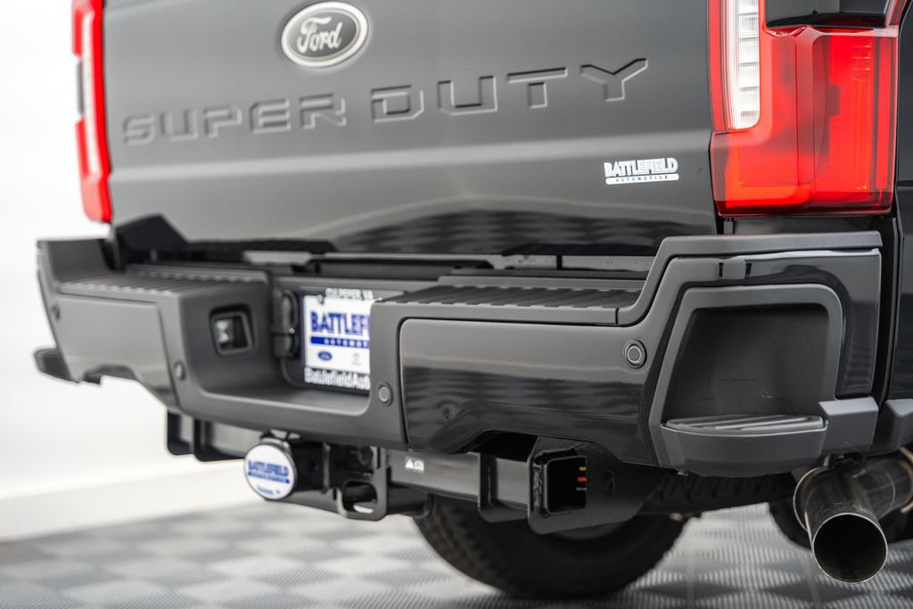 New 2026 Ford F250 Lariat w/ Black Appearance Package AWD/4WD image 10