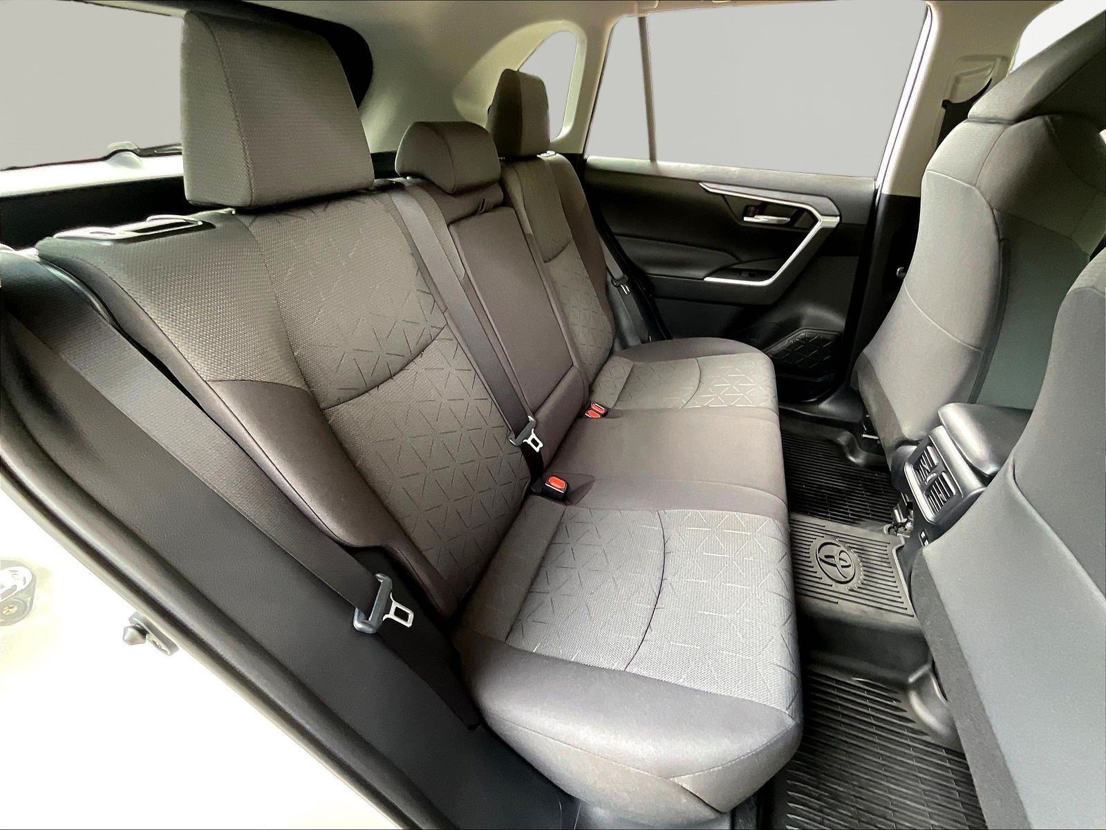 Used 2021 Toyota RAV4 XLE w/ Convenience Package AWD/4WD image 25