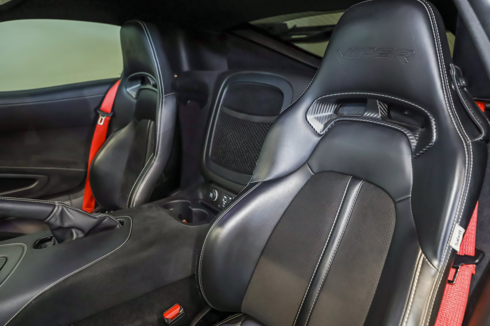 Used 2016 Dodge Viper ACR w/ Exterior Carbon Fiber Package RWD image 31