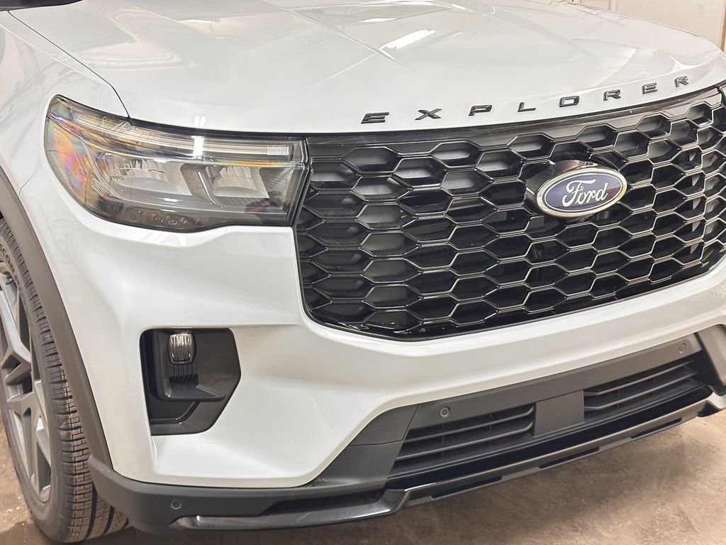 New 2026 Ford Explorer ST-Line w/ ST-Line Street Pack AWD/4WD image 12