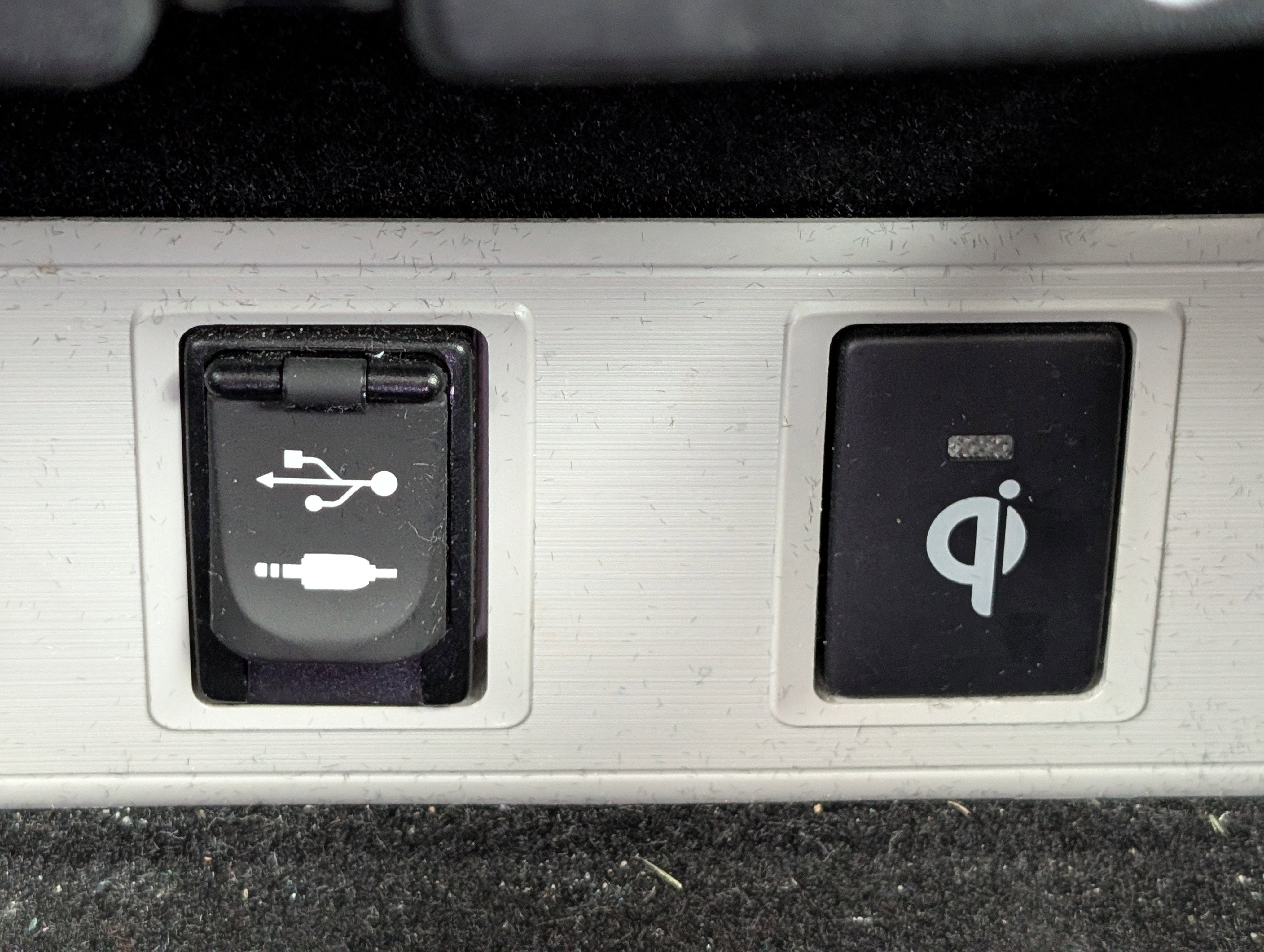 Used 2016 Toyota Avalon Limited w/ Toyota Safety Sense Package image 25