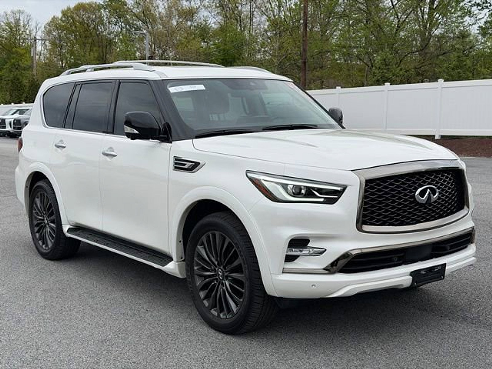 Used 2024 INFINITI QX80 Premium Select w/ Cargo Package AWD/4WD image 1