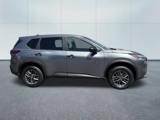 Used 2023 Nissan Rogue S FWD image 2