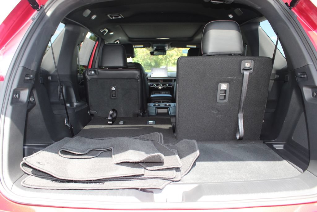 Certified 2025 Honda Pilot Black Edition image 39