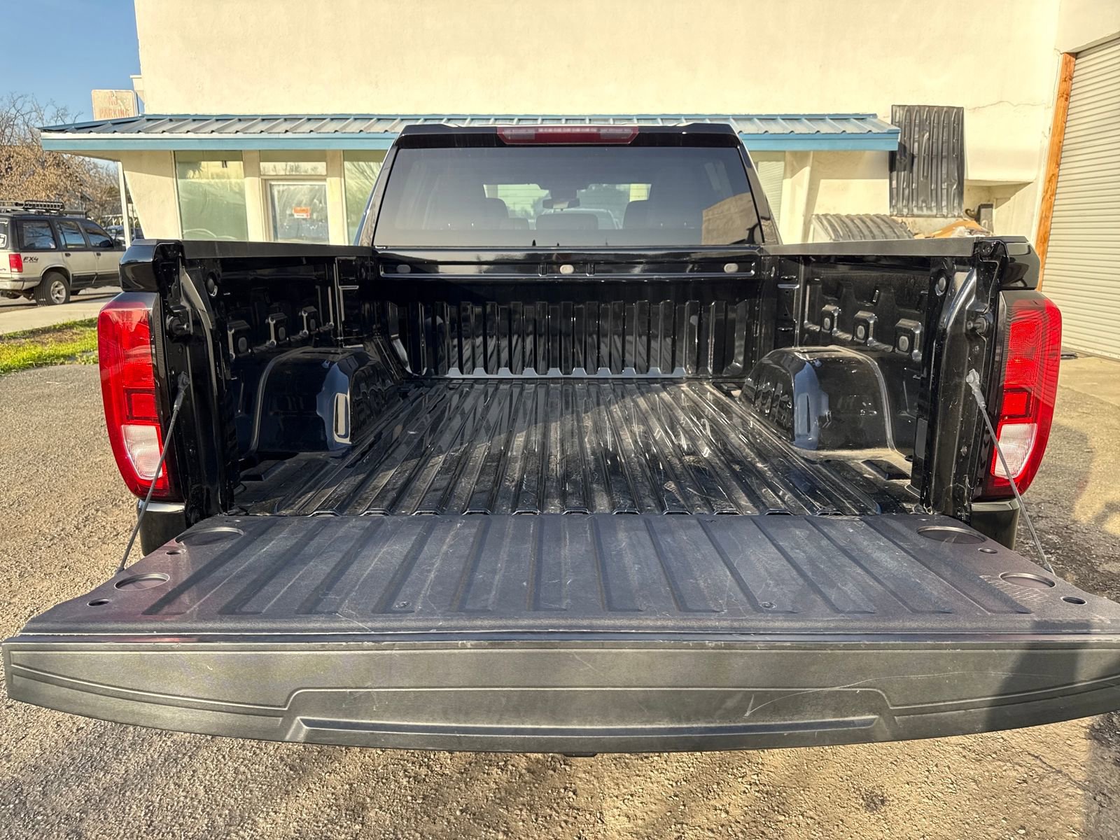 Used 2024 GMC Sierra 1500 Pro w/ Graphite Edition image 23