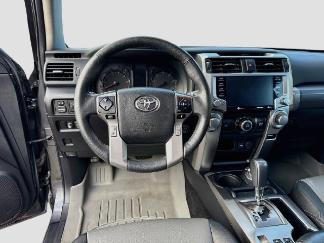 Used 2022 Toyota 4Runner SR5 Premium w/ Moonroof Package AWD/4WD image 24