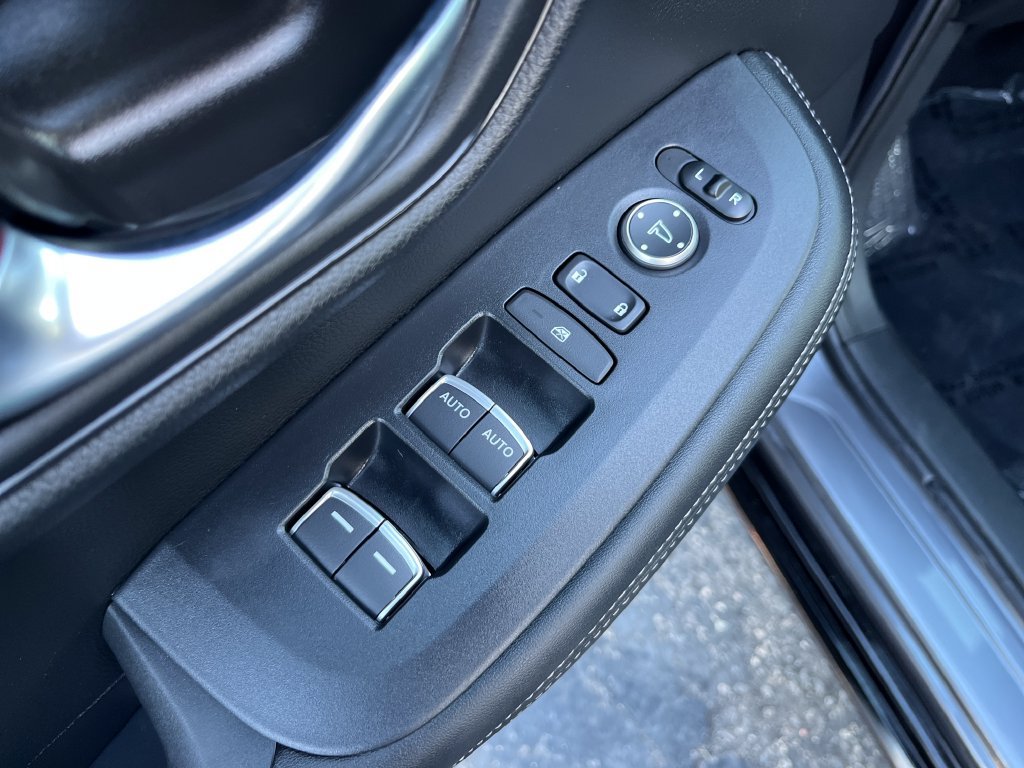 Used 2024 Honda HR-V EX-L image 17