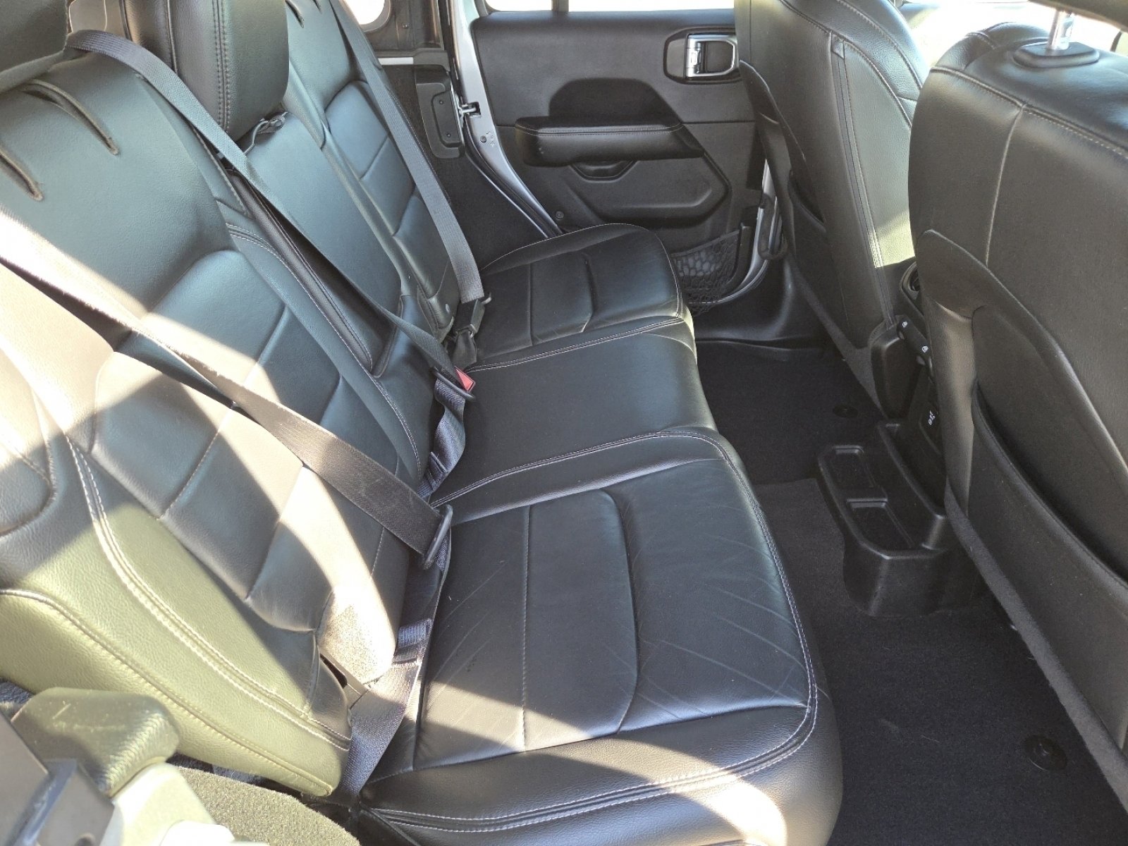 Used 2018 Jeep Wrangler Unlimited Sahara image 20