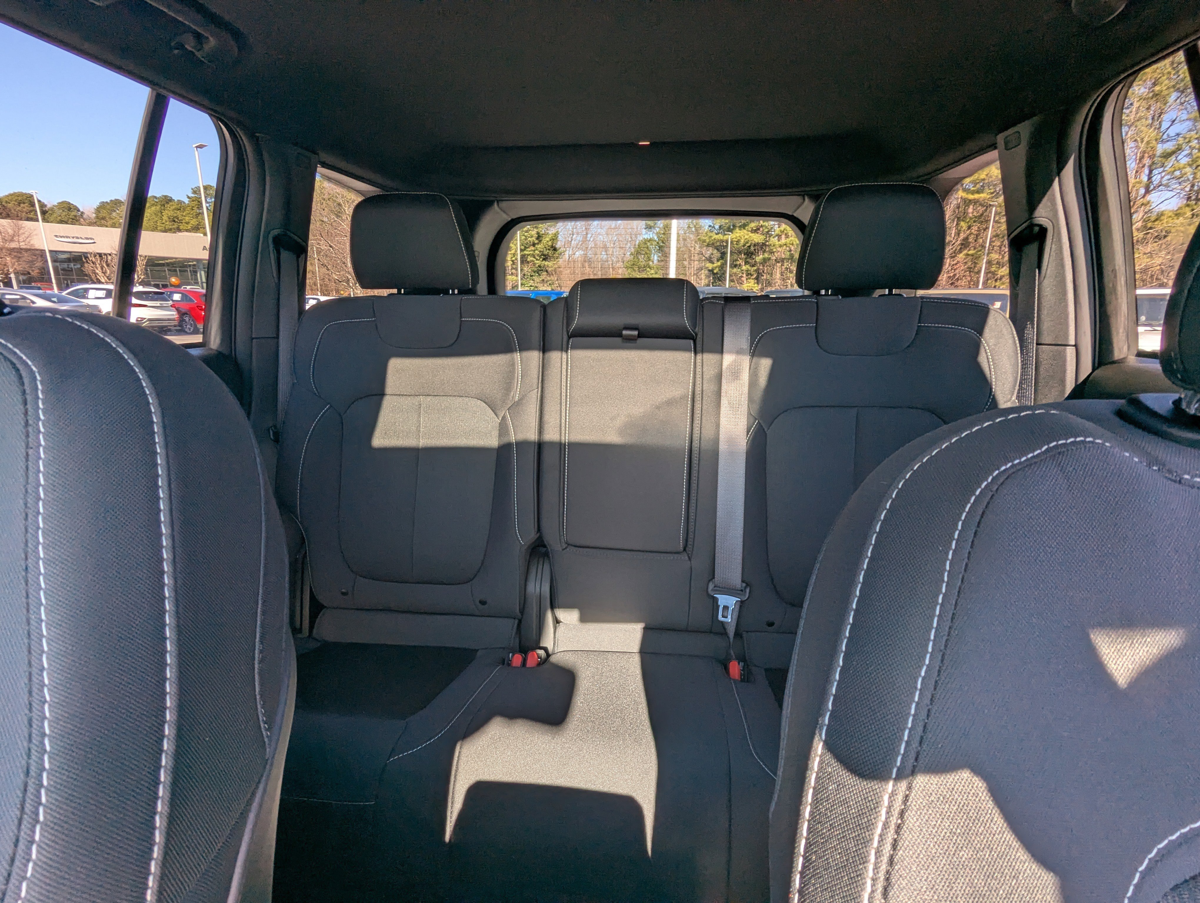 Used 2025 Jeep Grand Cherokee Laredo X w/ Luxury Tech Group I image 10