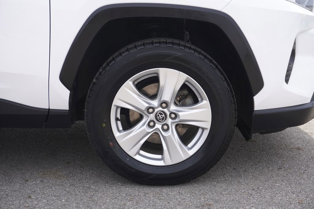 Used 2021 Toyota RAV4 XLE FWD image 13
