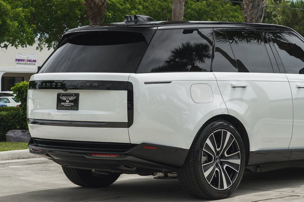Used 2025 Land Rover Range Rover SE AWD/4WD image 7