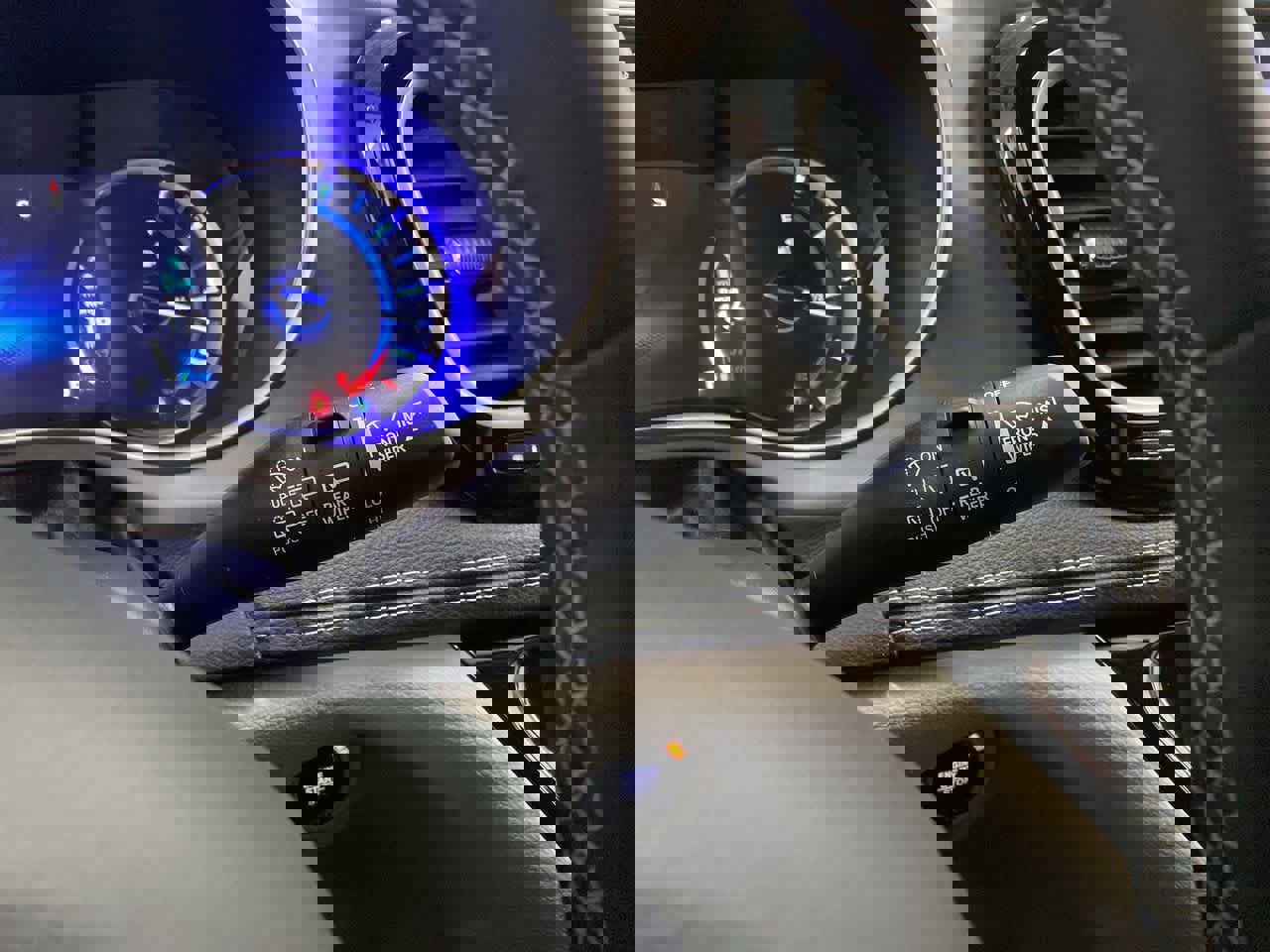 Used 2023 Chrysler Pacifica Touring-L image 23