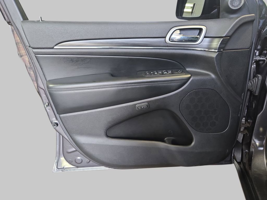 Used 2019 Jeep Grand Cherokee Limited w/ Luxury Group II AWD/4WD image 33