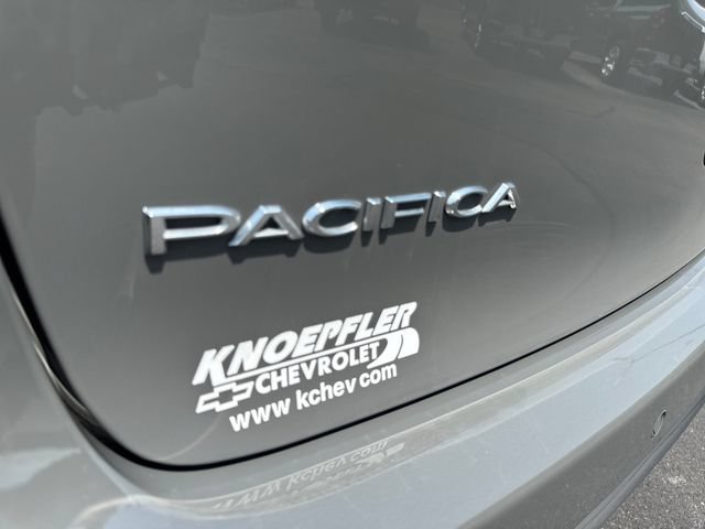 Used 2025 Chrysler Pacifica Select FWD image 32