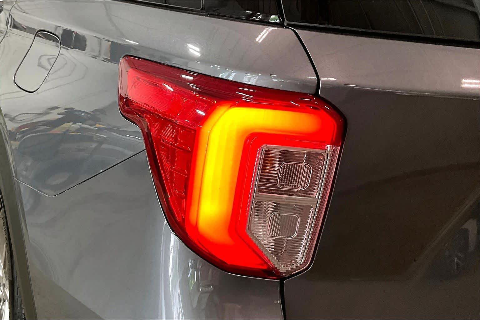 Used 2022 Ford Explorer Limited AWD/4WD image 28