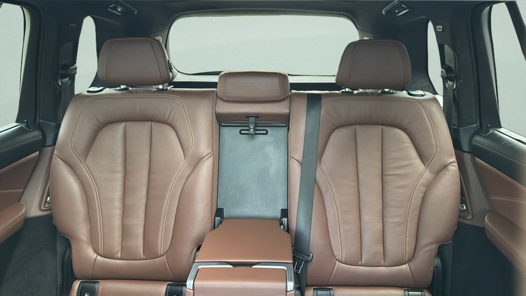 Used 2021 BMW X7 xDrive40i w/ Executive Package 2 AWD/4WD image 40