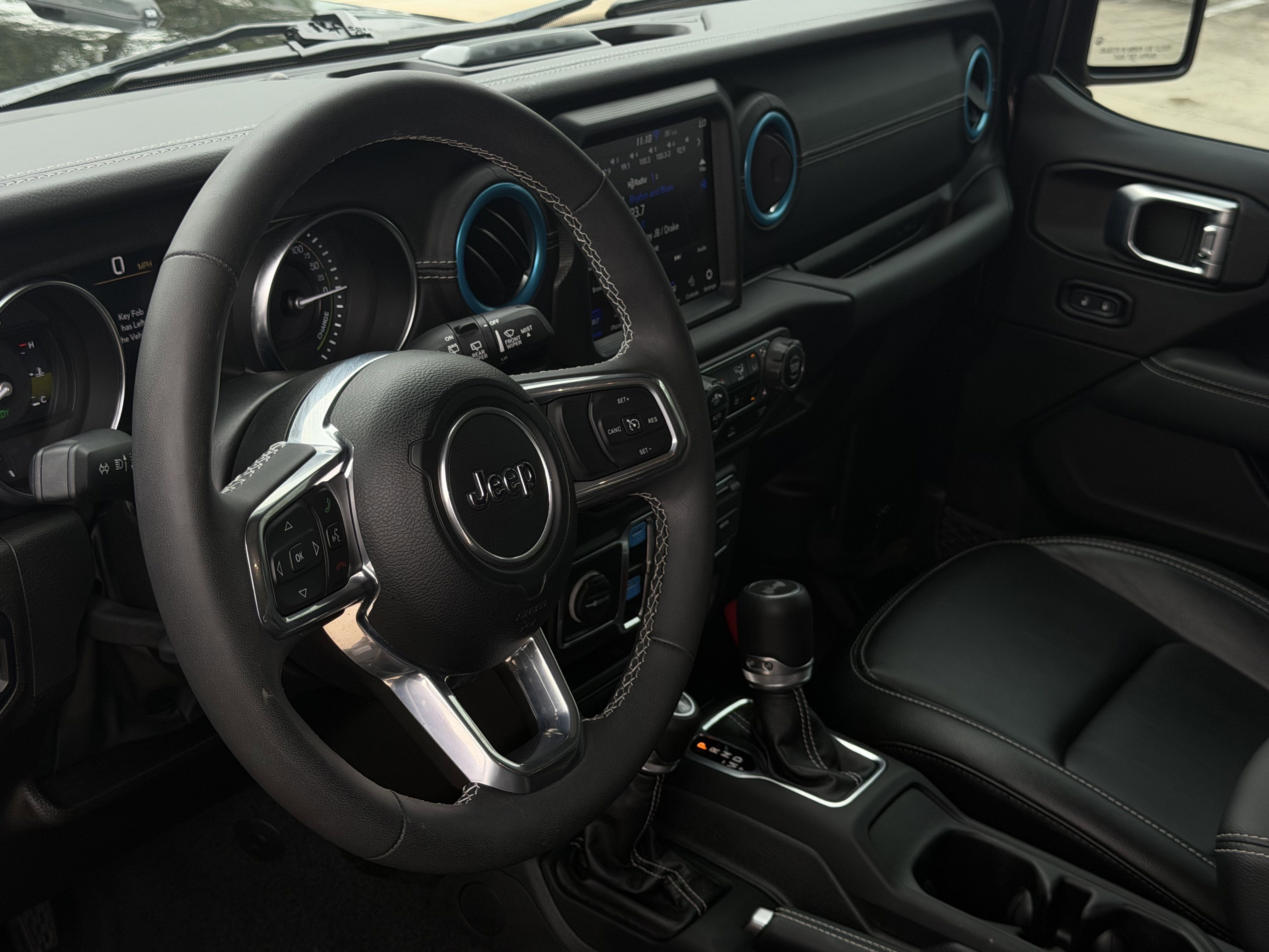 Used 2023 Jeep Wrangler Unlimited Sahara w/ Cold Weather Group AWD/4WD image 22