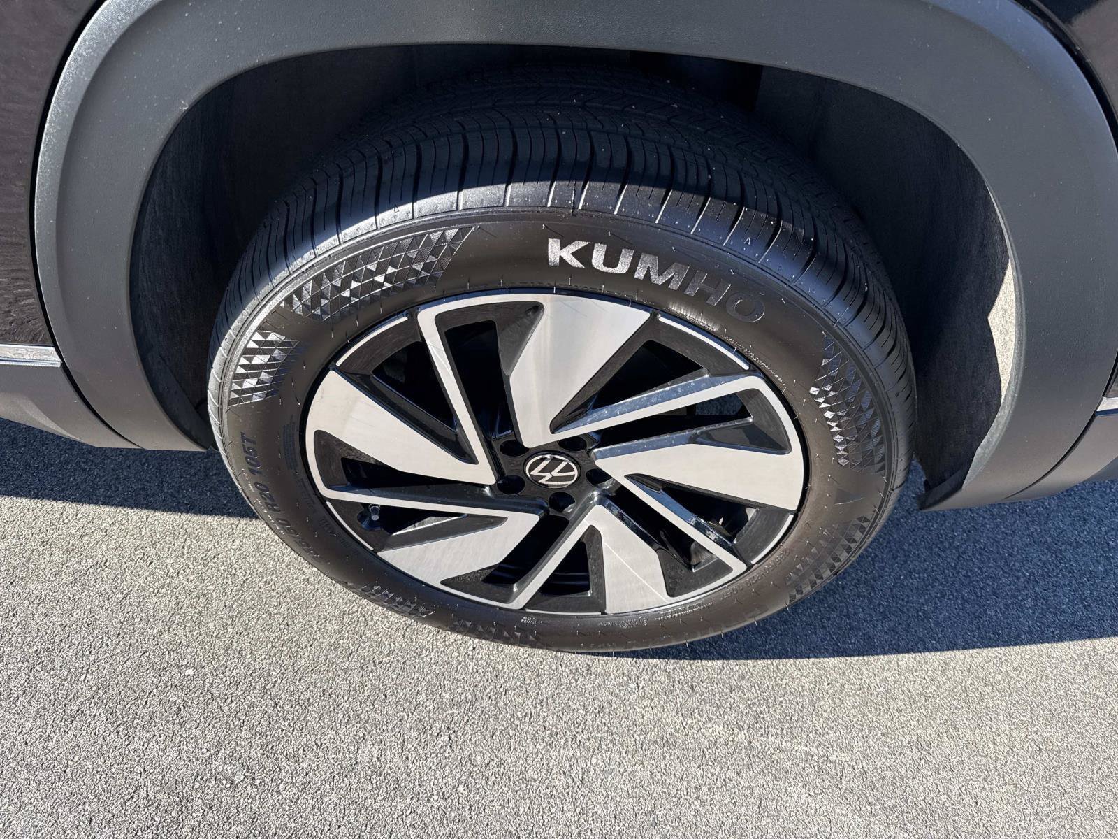 Certified 2024 Volkswagen Atlas SEL AWD/4WD image 14