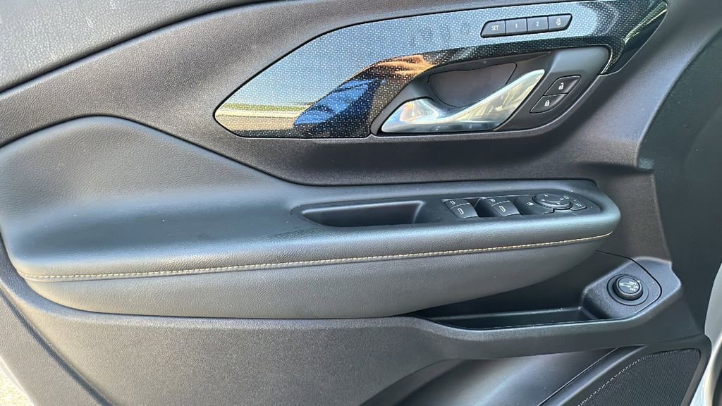 Used 2024 GMC Terrain AT4 image 13