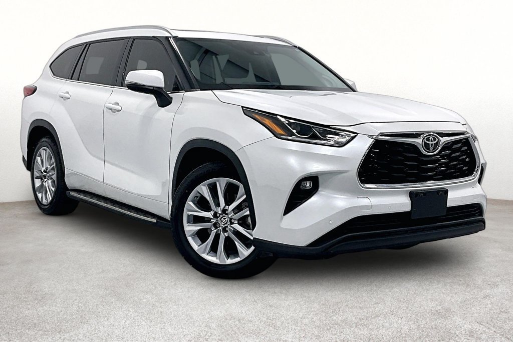 Used 2023 Toyota Highlander Limited FWD image 1