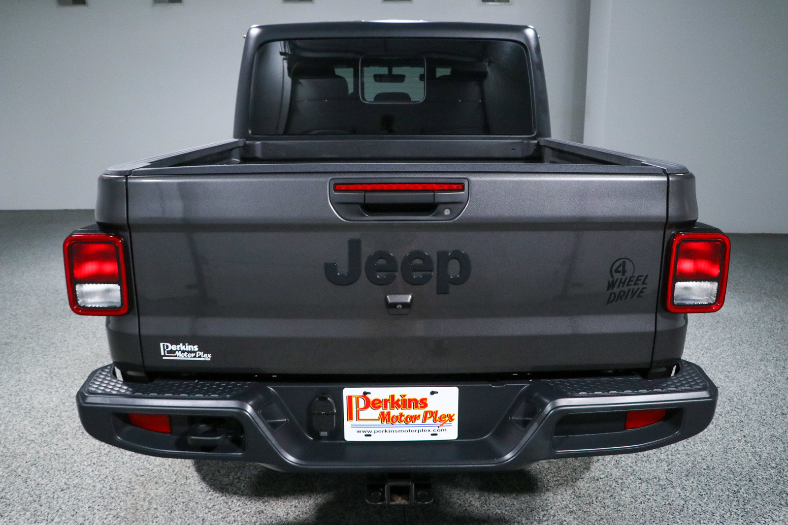 Used 2023 Jeep Gladiator Sport AWD/4WD image 8