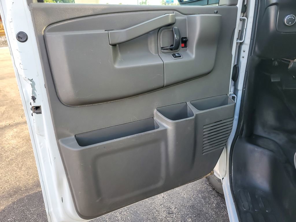 Used 2022 GMC Savana 2500 w/ Driver Convenience Package image 14