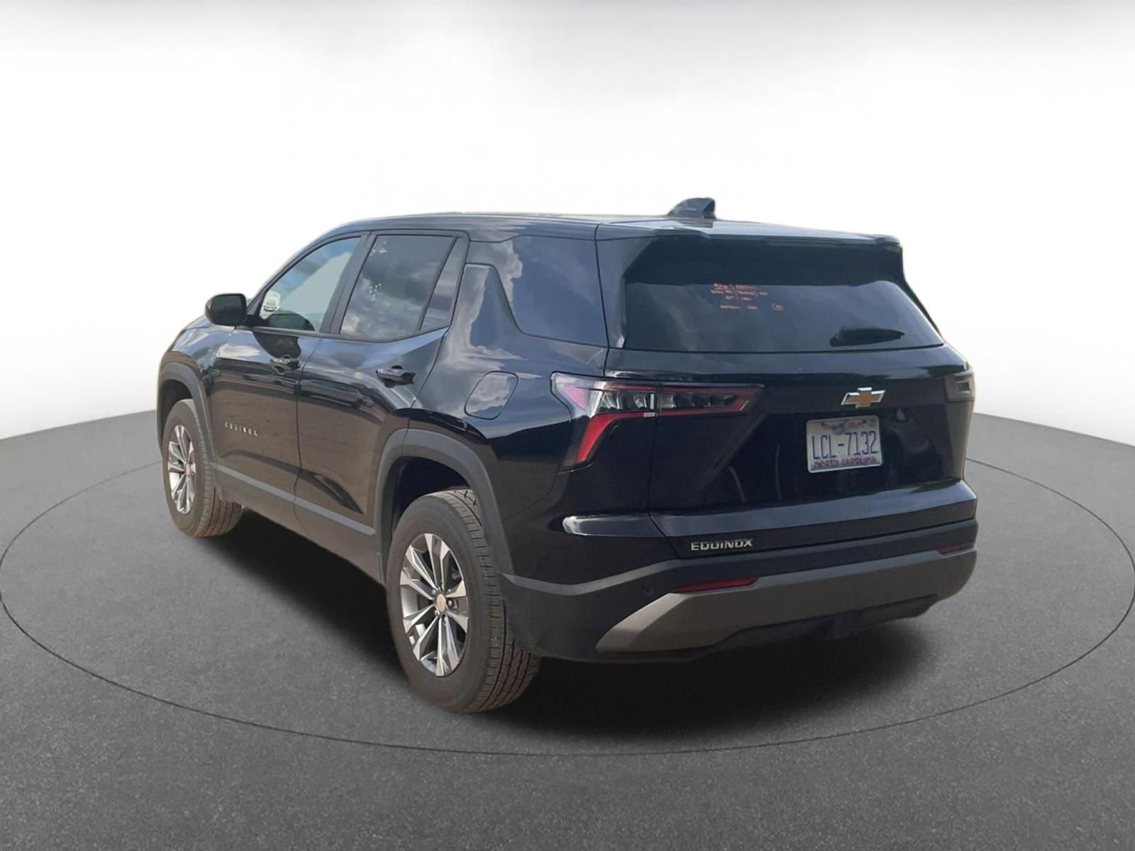 Used 2025 Chevrolet Equinox LT FWD image 12