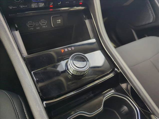 Used 2023 Jeep Grand Cherokee Laredo RWD image 10
