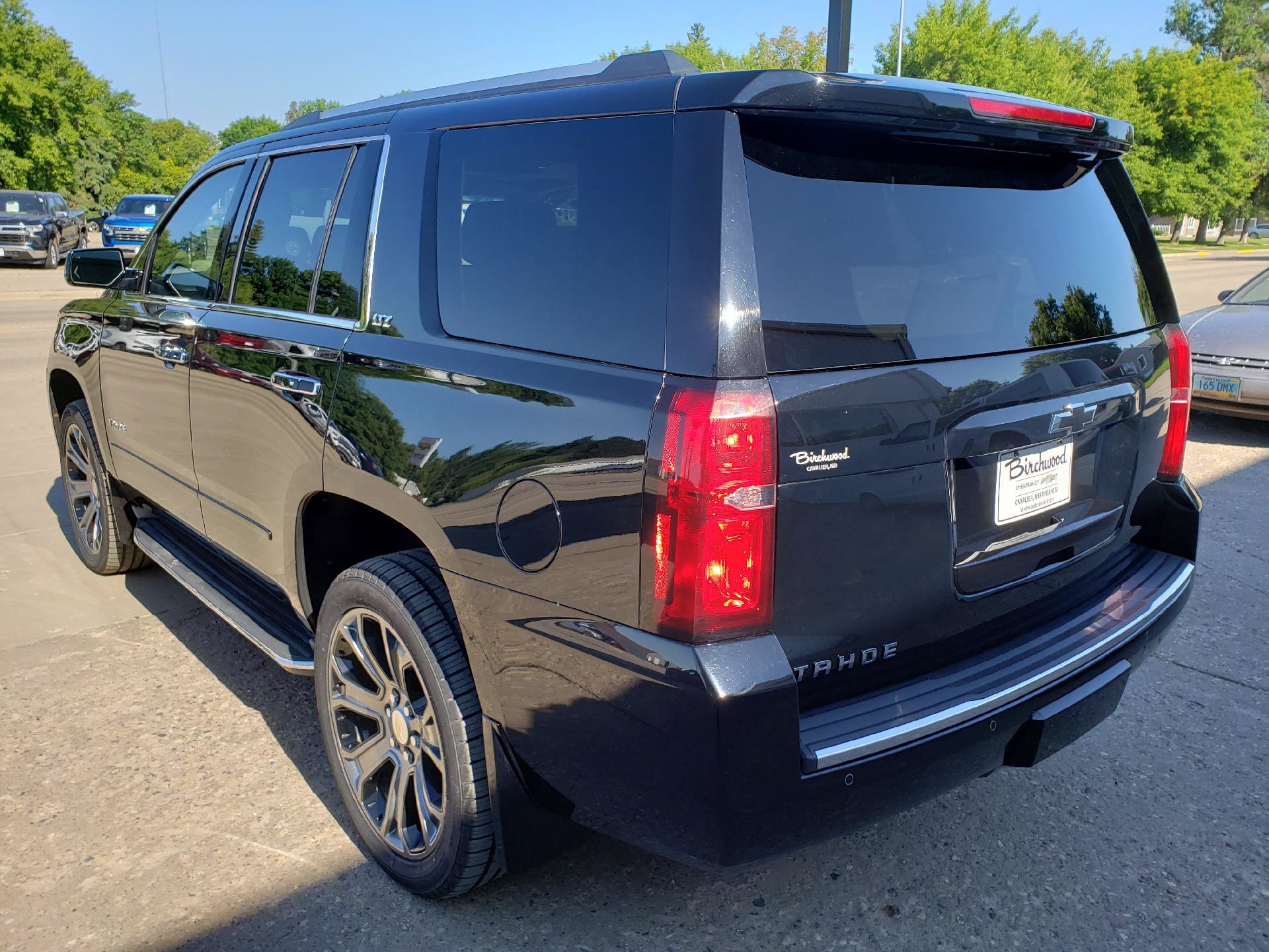 Used 2016 Chevrolet Tahoe LTZ AWD/4WD image 7