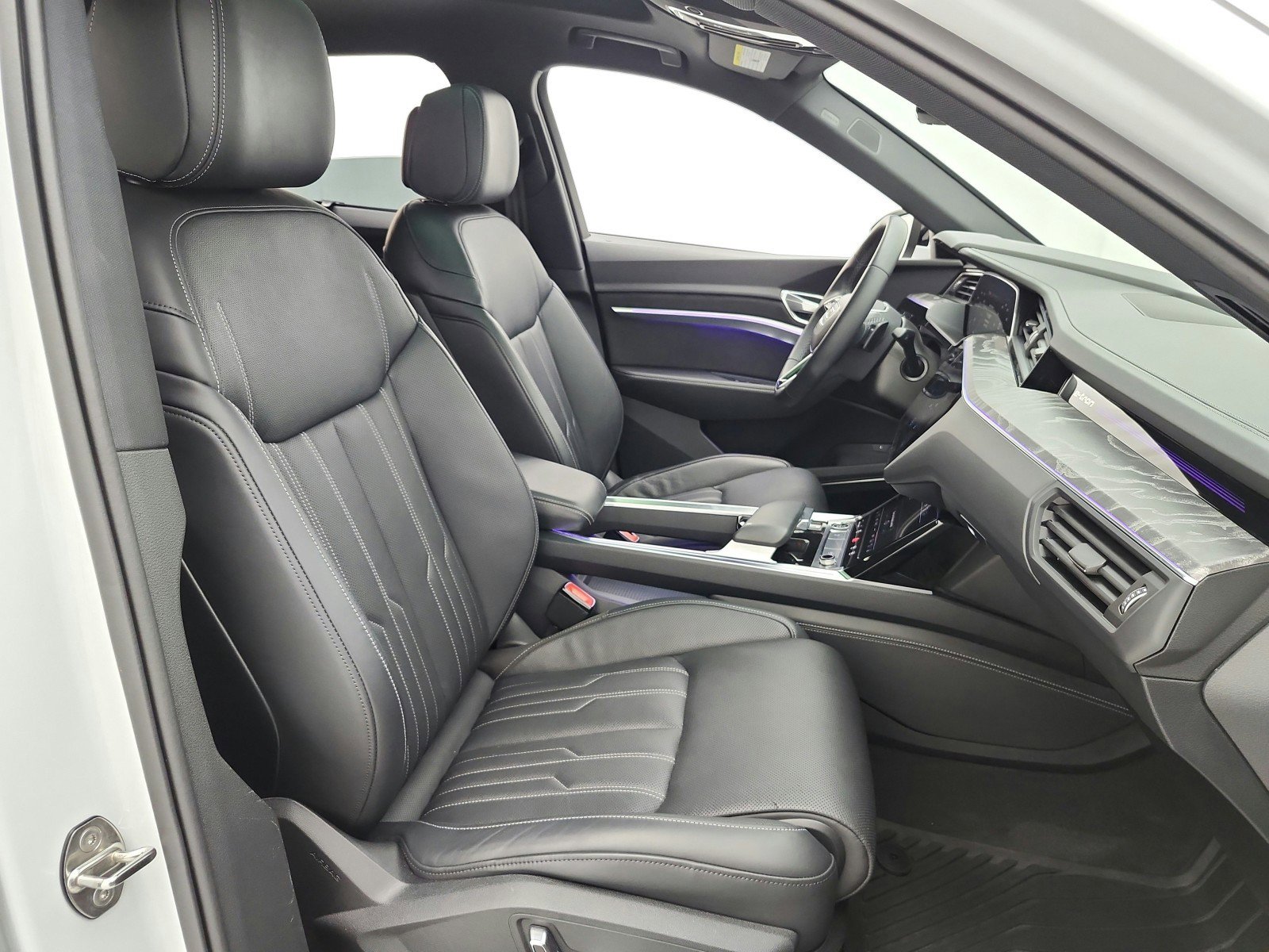 Used 2023 Audi e-tron Prestige w/ Prestige Package image 20