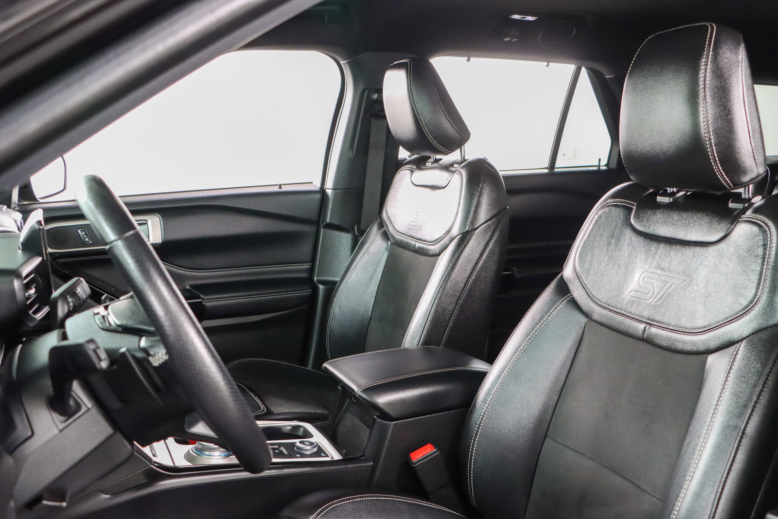 Used 2022 Ford Explorer ST w/ ST Street Pack image 23