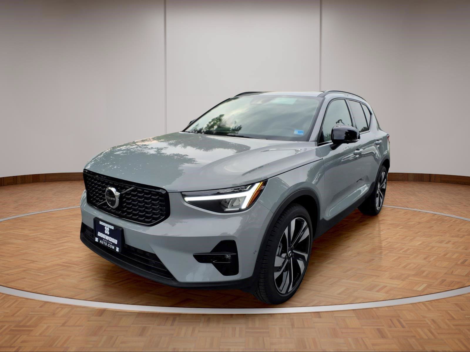 New 2026 Volvo XC40 B5 Plus w/ Climate Package AWD/4WD image 3