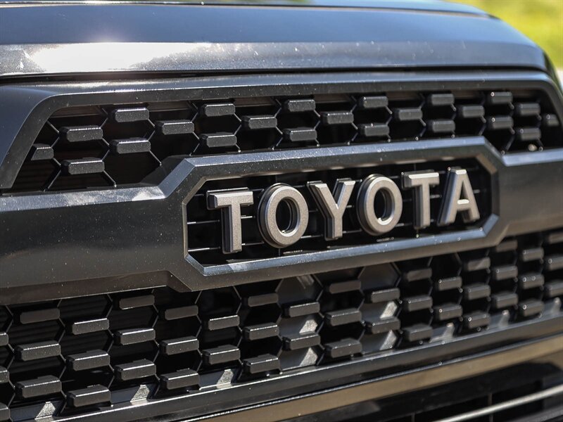 Used 2017 Toyota Tacoma TRD Sport w/ Tow Package (A/T) AWD/4WD image 11