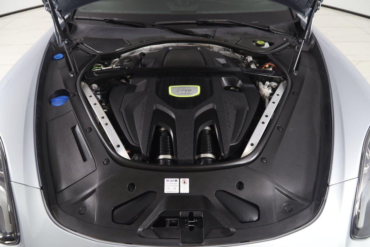 Used 2018 Porsche Panamera 4 AWD/4WD image 69