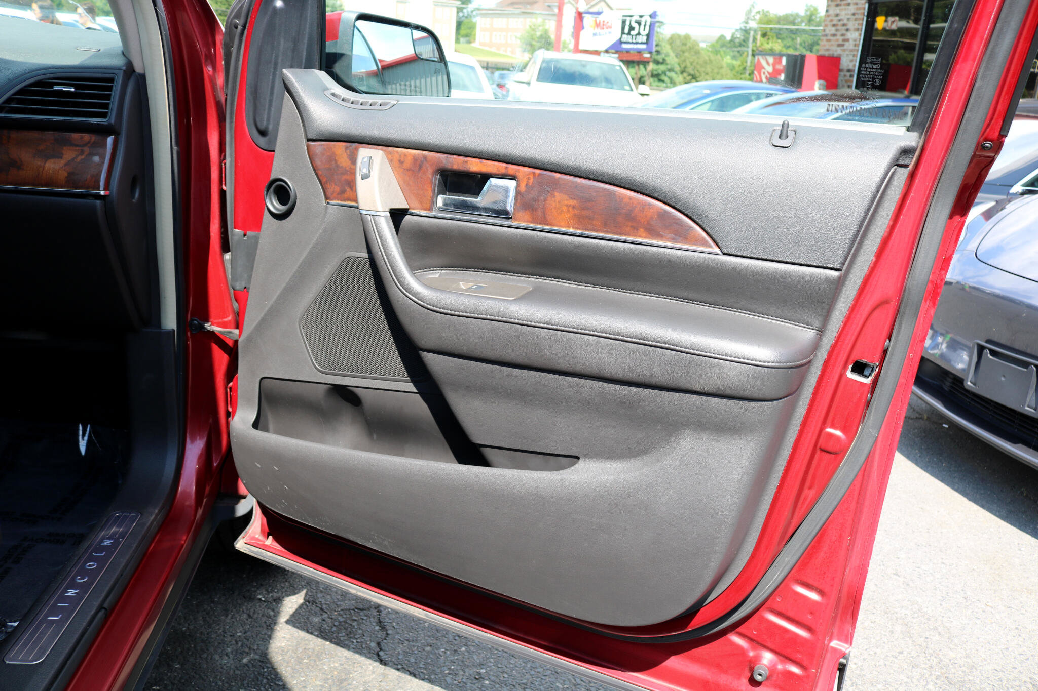 Used 2015 Lincoln MKX FWD w/ Walnut Swirl Wood Package image 42