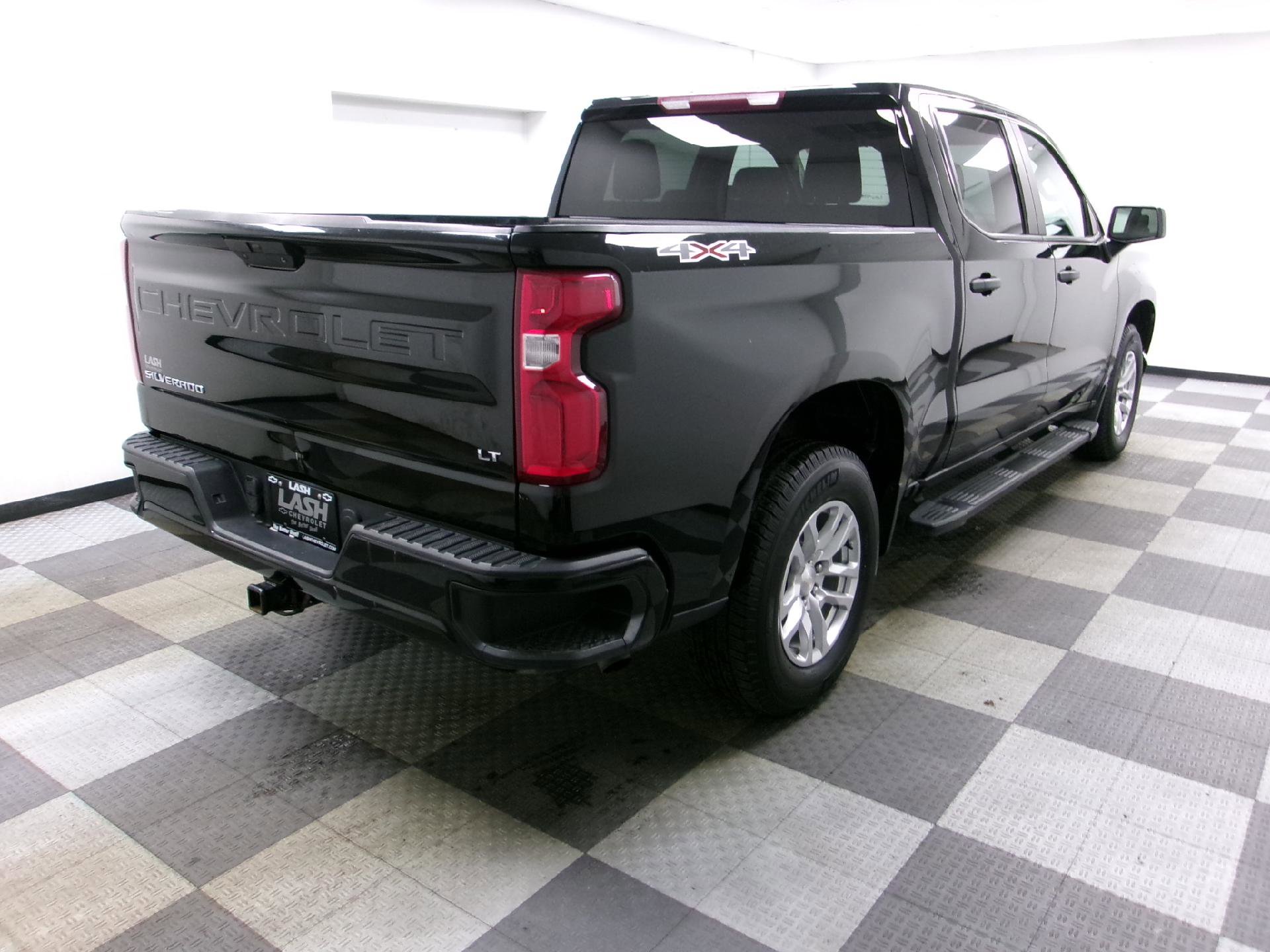 Used 2021 Chevrolet Silverado 1500 Custom w/ LPO, Dark Essentials Package image 12