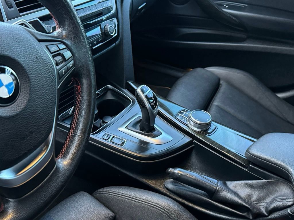 Used 2018 BMW 330i Gran Turismo xDrive image 18