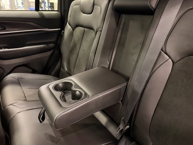 New 2026 Jeep Grand Cherokee Laredo image 22