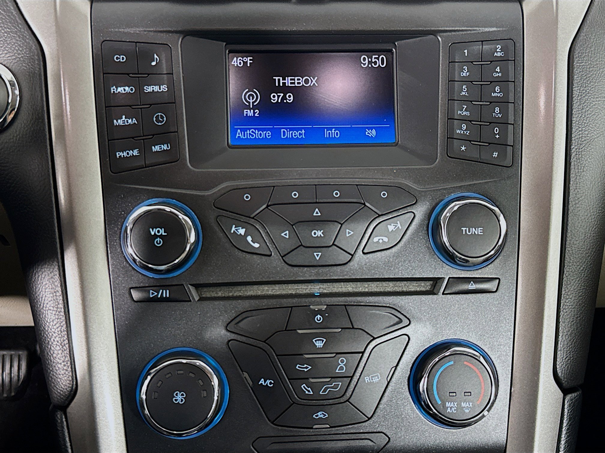 Used 2017 Ford Fusion SE image 17