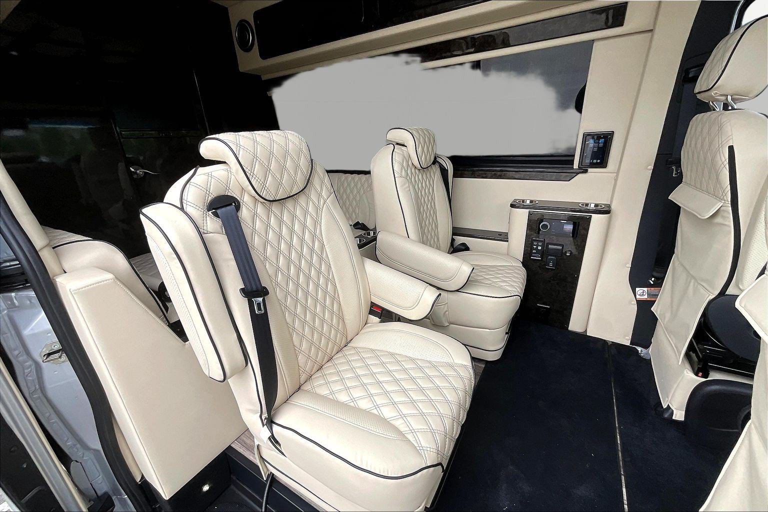 Used 2022 Mercedes-Benz Sprinter 2500 image 23